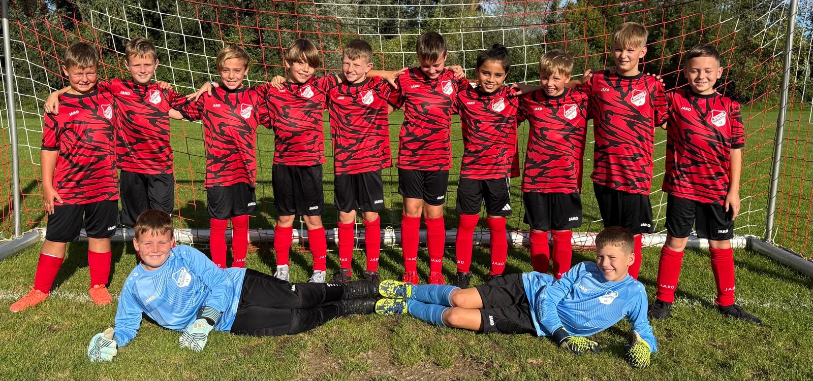 Mit Vollgas in die neue Saison – E1-Jugend des SV Tierhaupten glänzt im neuen Dress